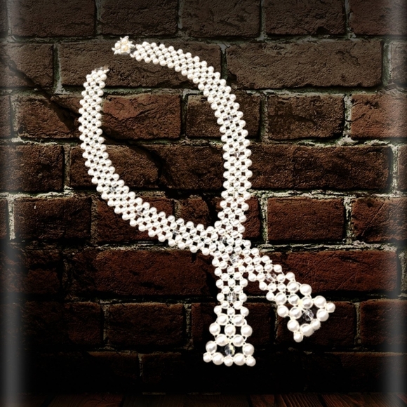 Jewelry - 🔴 15/$25.Elegant Faux Pearl Necklace w/Clear Bead